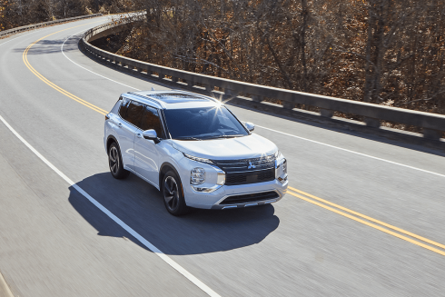 MITSUBISHI MOTORS CORPORATION ПРЕЗЕНТУВАЛИ НОВИЙ OUTLANDER